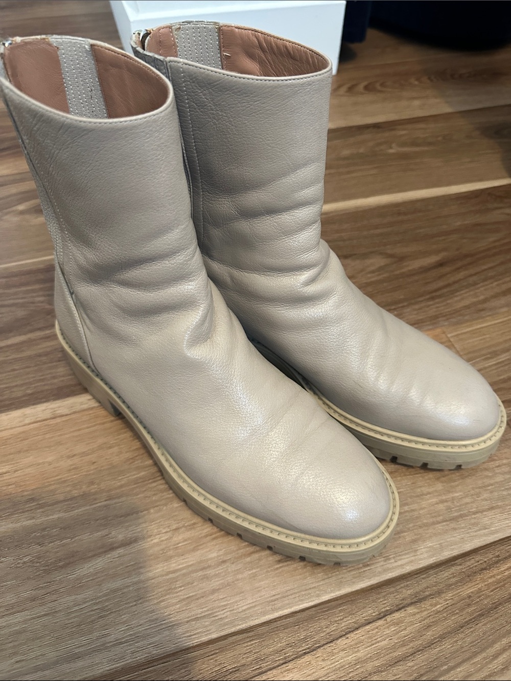 Aquazzura beige leather boots